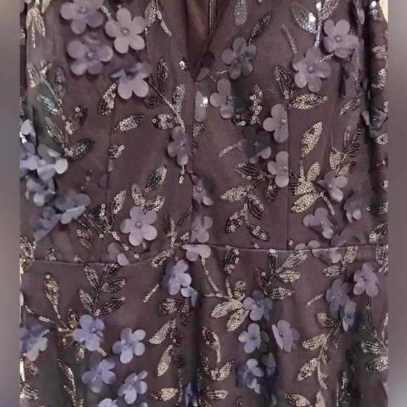 Women's 3D Floral Appliqué + Sequined Silhouette Formal Gown XSCAPE NWT Size 4 - Picture 11 of 12